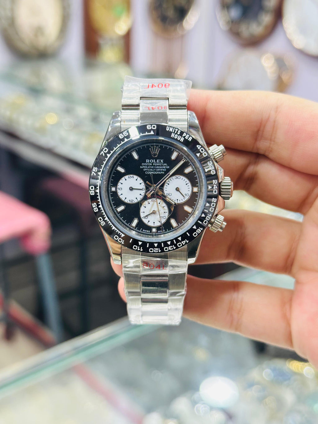 ROELX MASTER elegant dial design